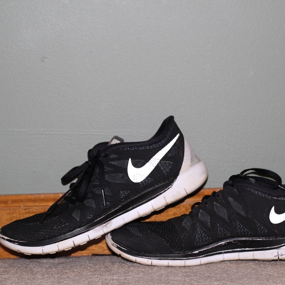 Nike Shoes - Nike Free 5.0 Sneakers